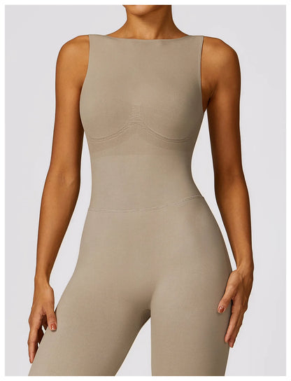 SEAMLESS ONE-PIECE SUIT